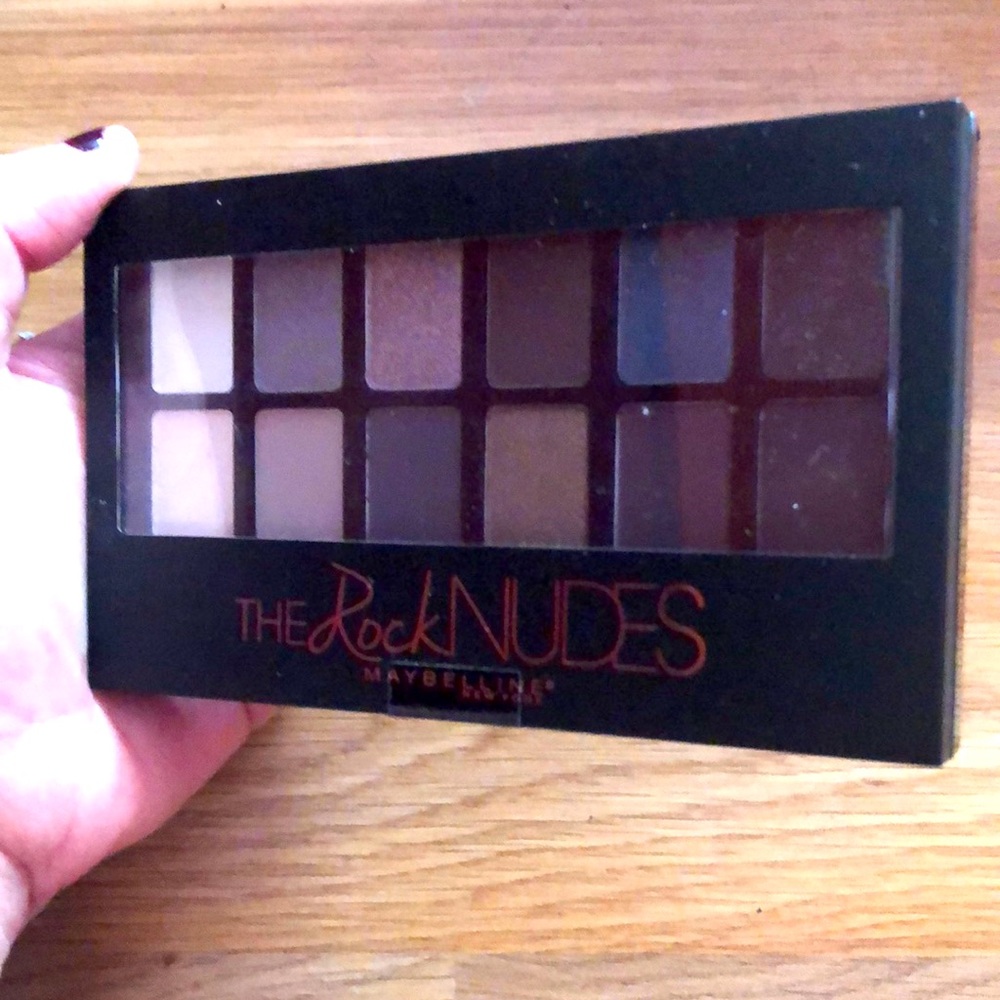 Maybelline The Rock Nudes Eyeshadow